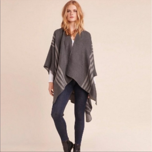 BB Dakota Two Tone Gray Ruana Shawl Wrap One Size.